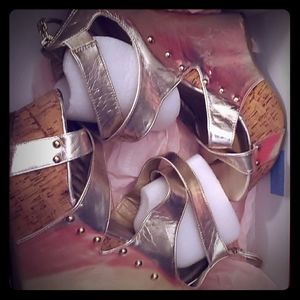 GOLD PARTY WEDGES